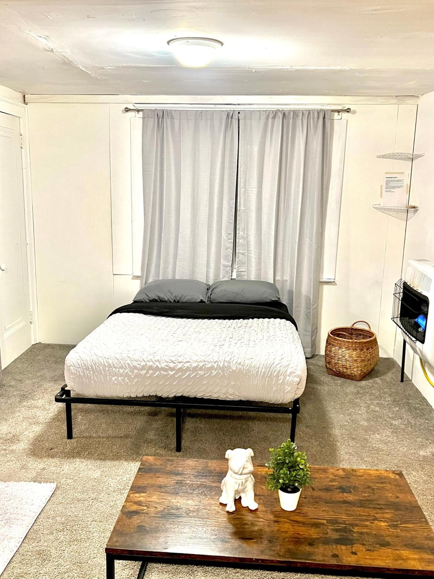 Two Bedroom Villa Studio With Fireplace & Living Room デトロイト エクステリア 写真